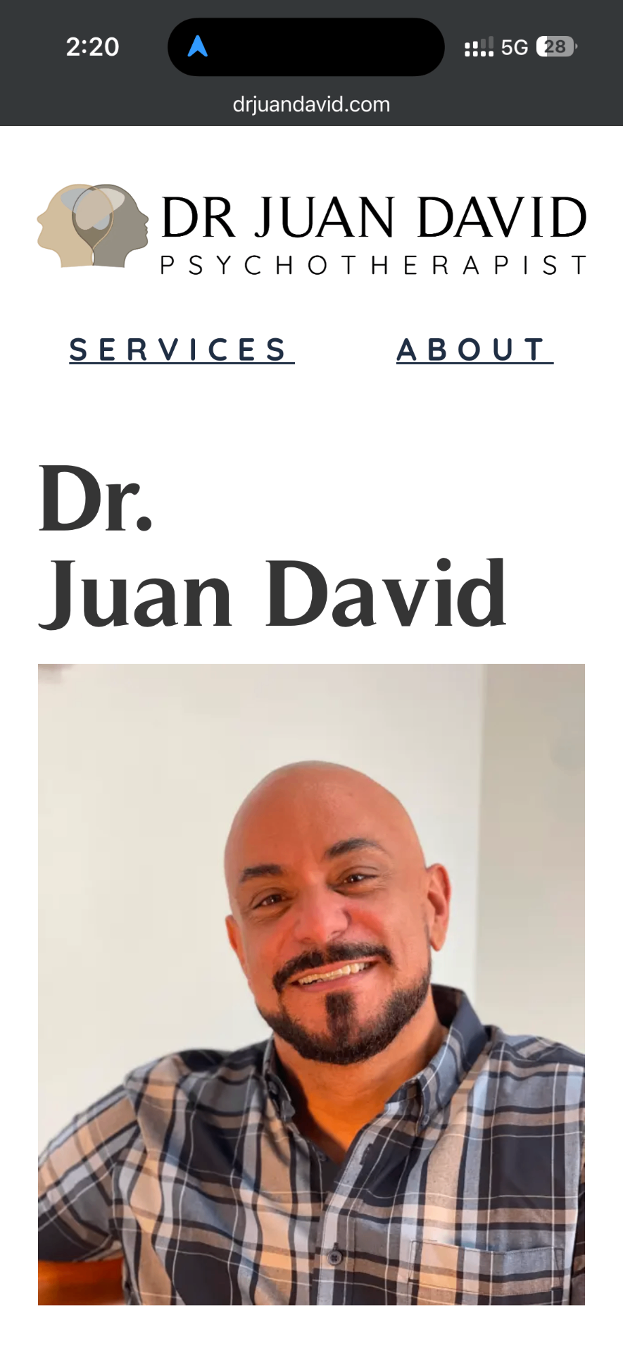 Mobile version of Dr. Juan David psychotherapy website designed by Pineda Web Studio.